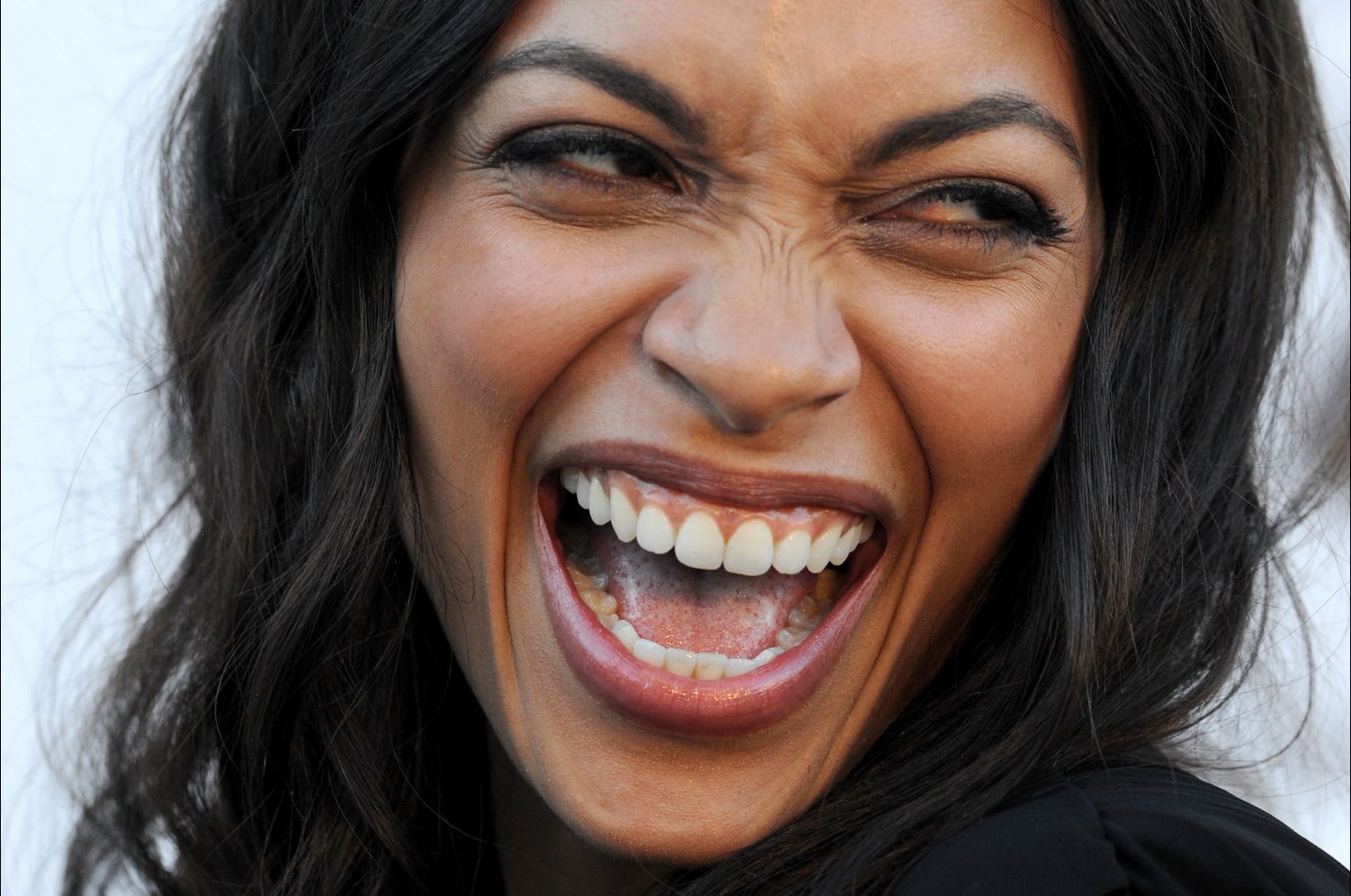 Rosario Dawson's Undercut: Awesome Or Awful? (PHOTOS, POLL 