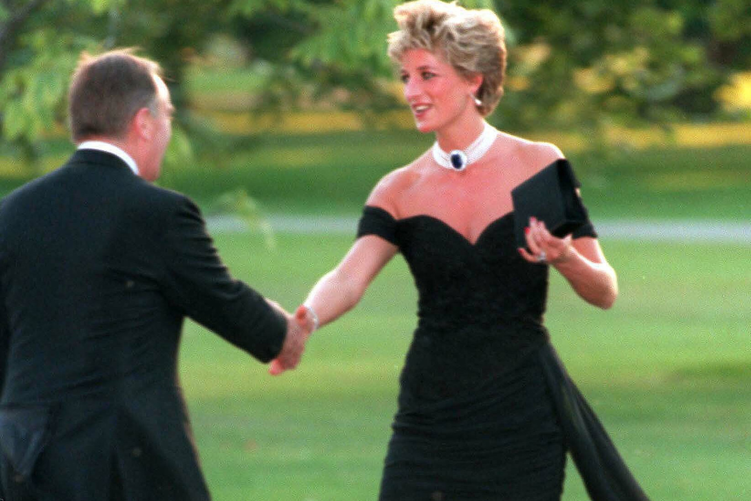 Princess Diana's Black Dress Was The Best 'Revenge' After Separation ...