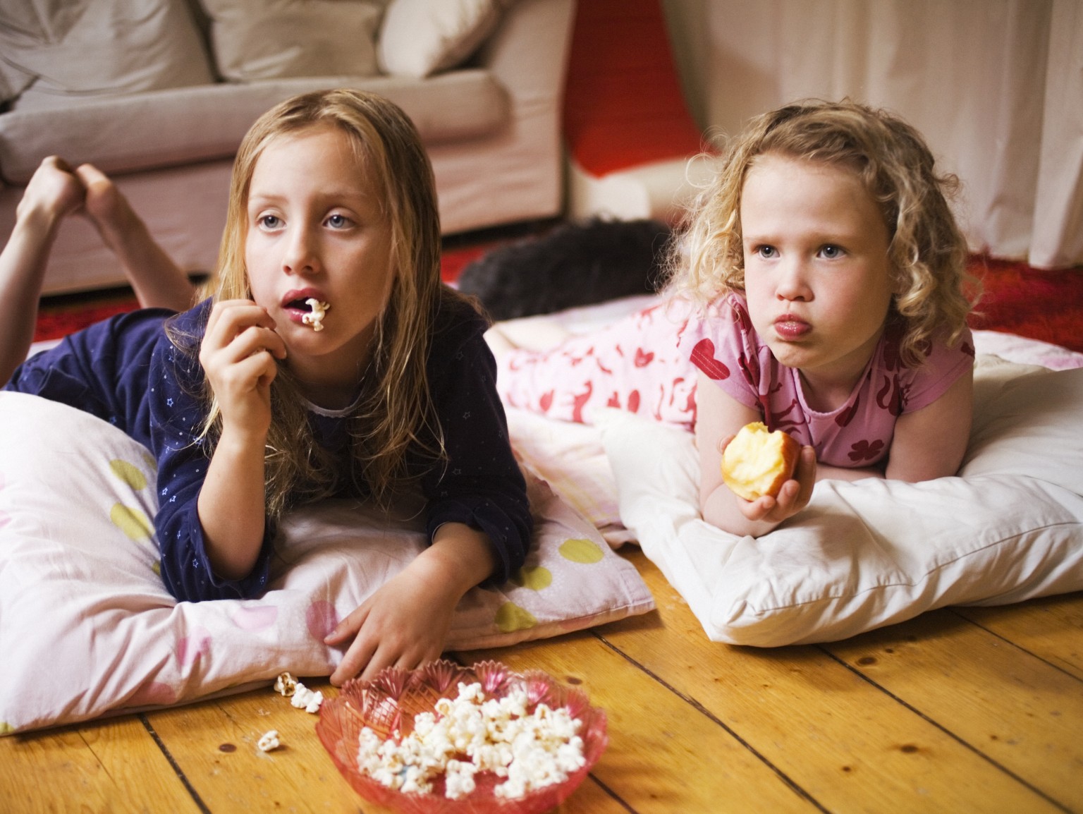 Is It Really So Bad To Eat Before Bed Video Huffpost