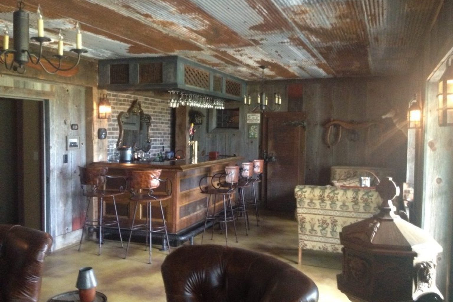 DIY Bar Made From Old Barn Scraps Is The Ultimate Man Cave (PHOTO