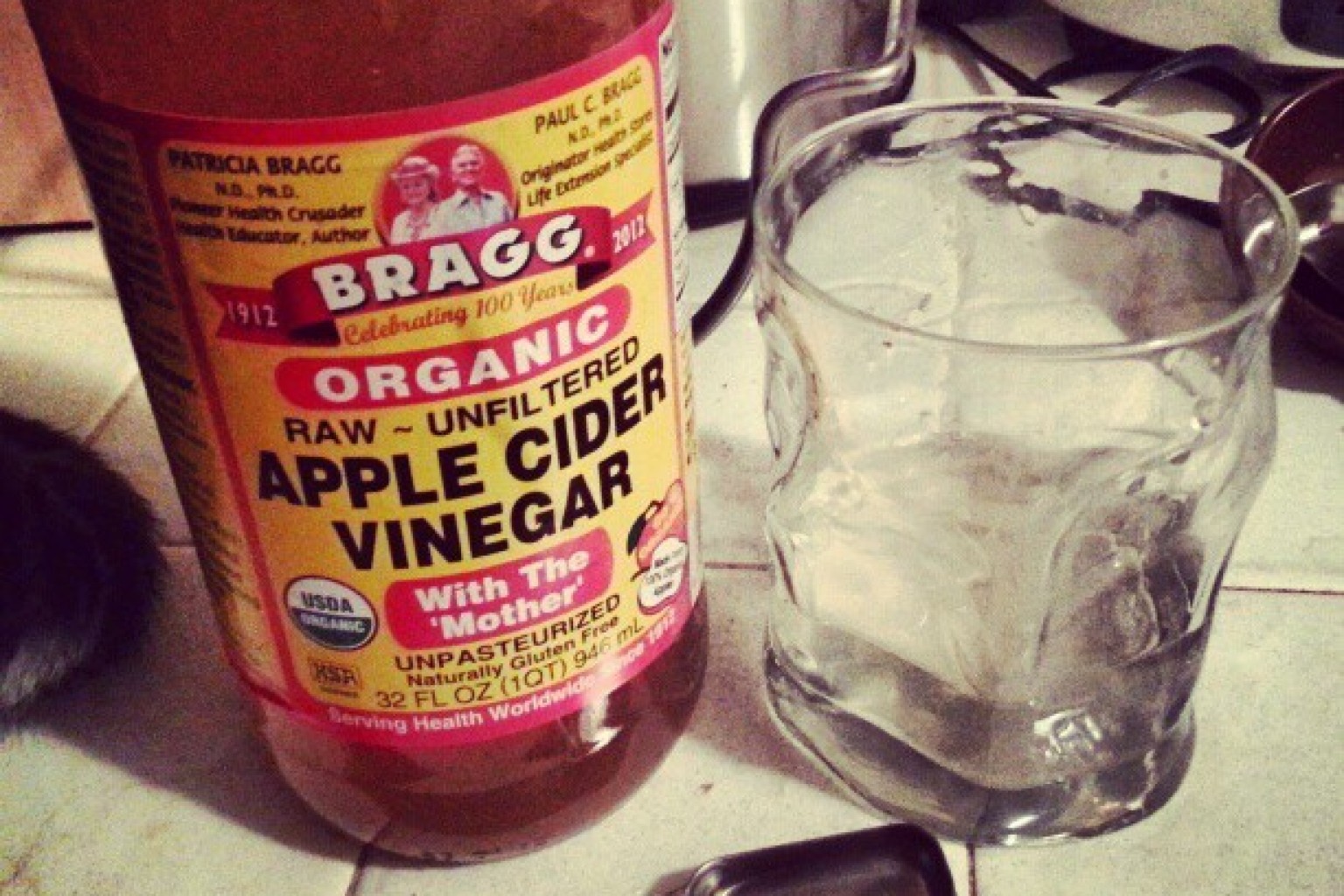 The Apple Cider Vinegar Shampoo Recipe This Blogger Mixes Up To 'Deep