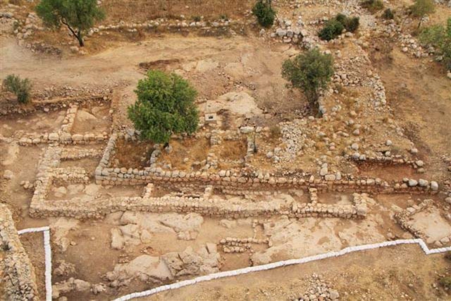 King David S Palace Discovered Archaeologists Find Huge Palace Storeroom At Khirbet Qeiyafa