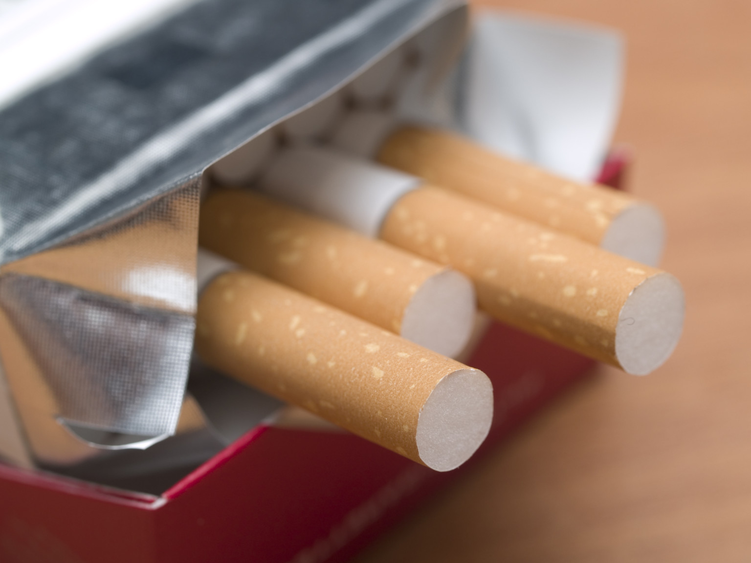 Cigarettes: A Taste Test You Won'T Forget (But Maybe Should) - 9frrf02