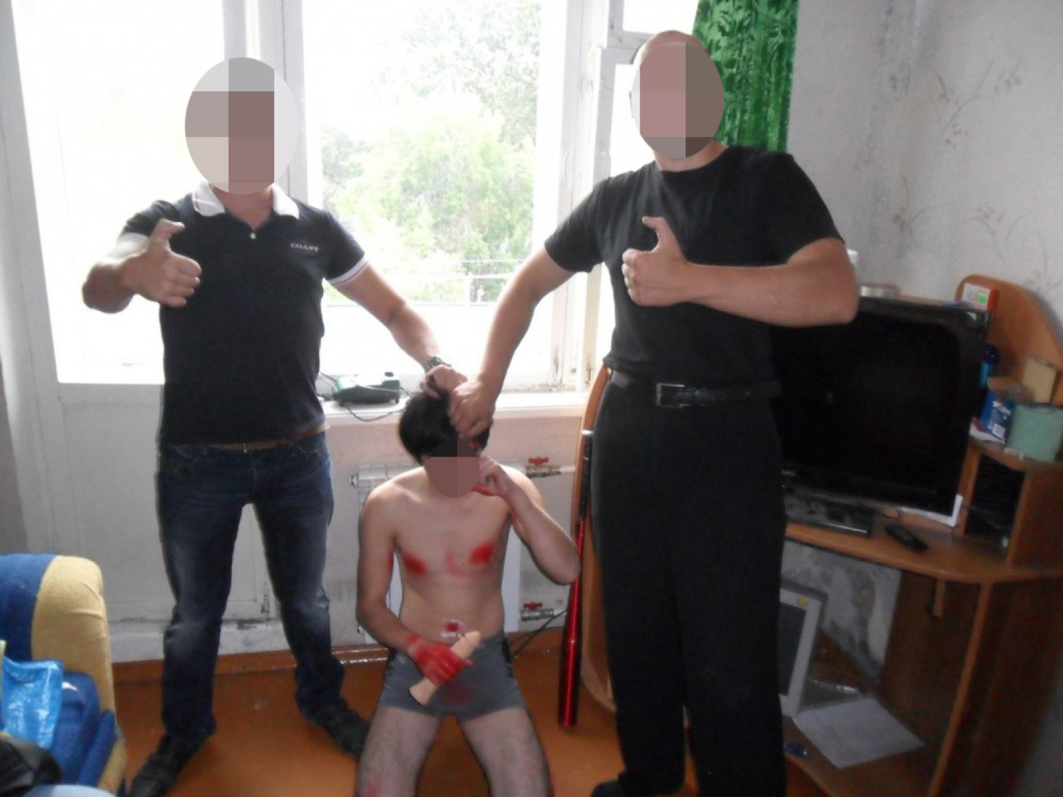 Russian Neo Nazis Allegedly Lure Torture Gay Teens With Online Dating Scam Huffpost