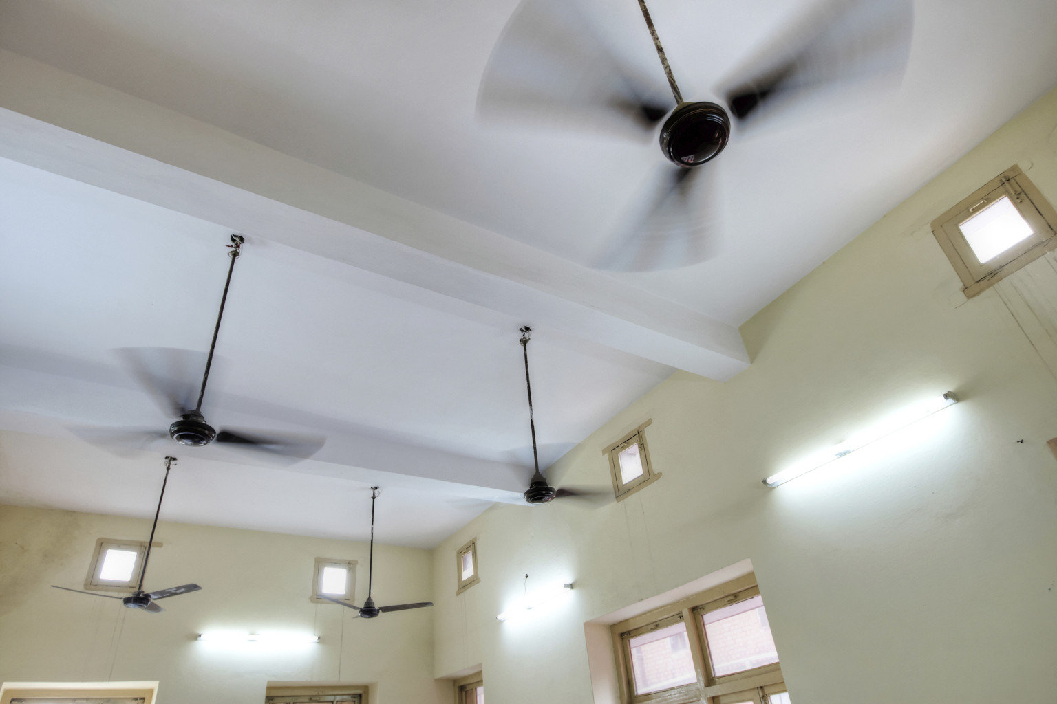 Can A Ceiling Fan Fall Down Sante Blog