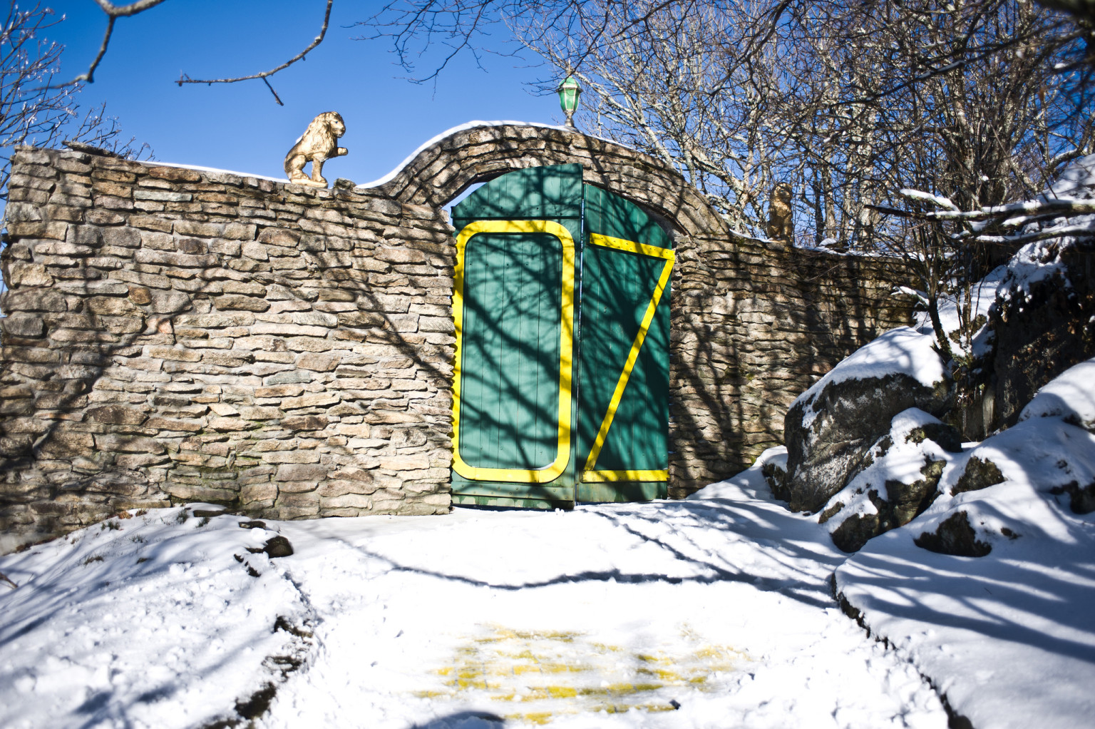 Abandoned Wizard Of Oz Amut Park Reopens Once A Year For Abandoned Wizard Of Oz Amut Park Reopens Once A Year For Autumn At Photos Huffpost