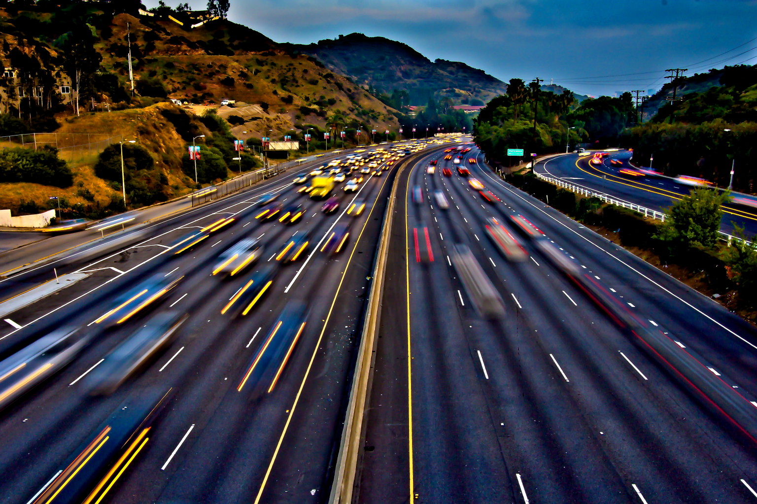 101 Freeway Shut Down After Police Find Suspicious Device Bomb Squad