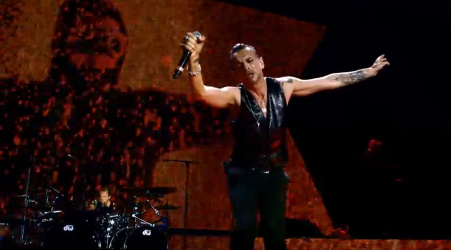 Should be higher live. Depeche mode should be higher. Depeche mode live in barcelona. Дельта машин депеш мод. Depeche mode should be higher.