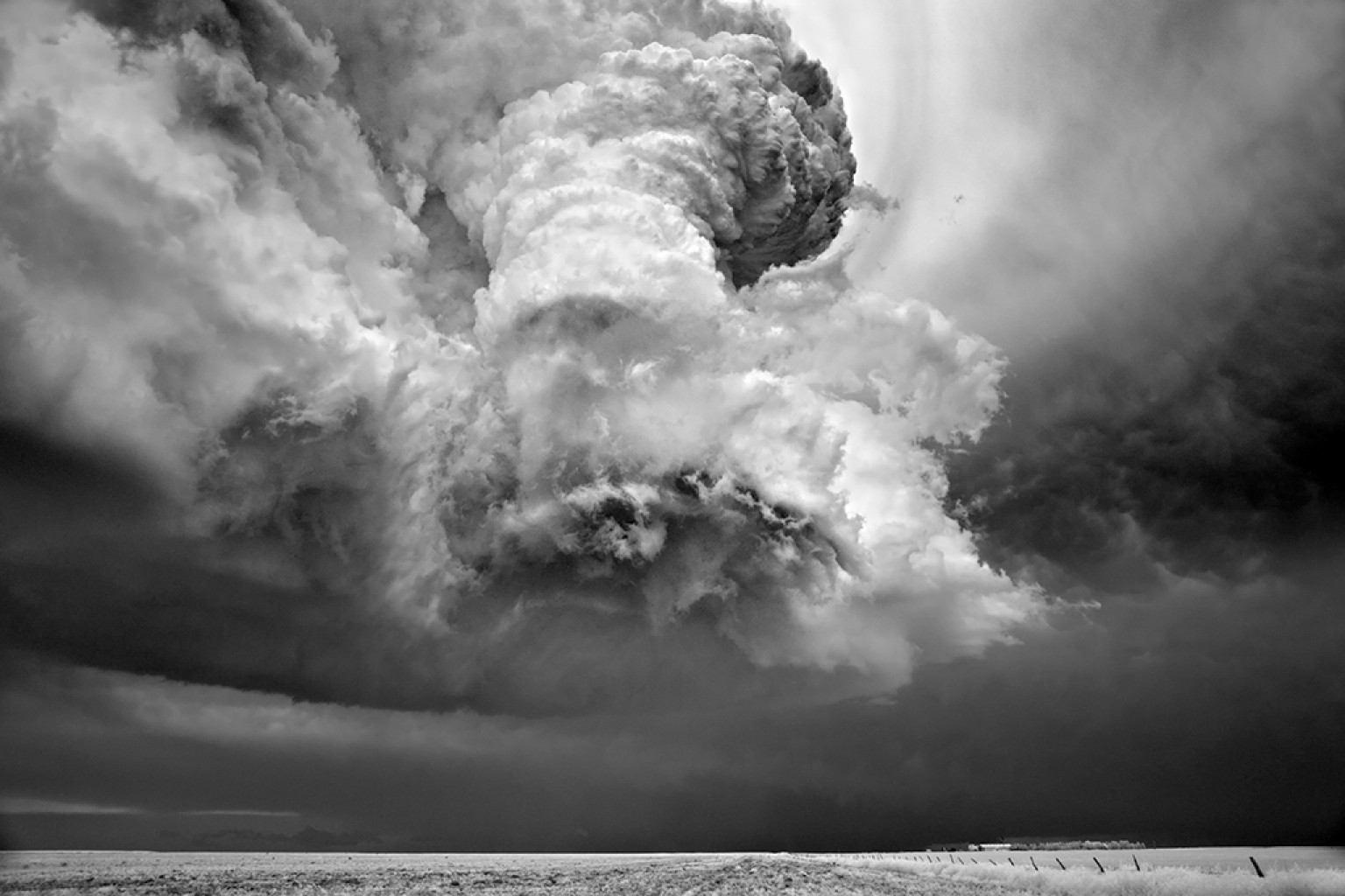 Gorgeous Black  And White  Storm Photos Will Make You Feel 