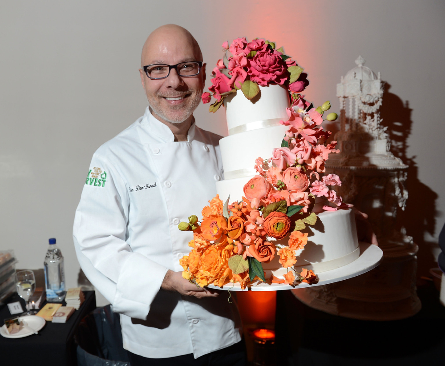 DIY Wedding Cake Ron BenIsrael Talks Cake With a Rookie HuffPost