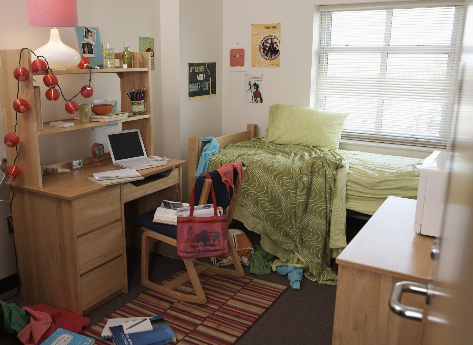 DIY Dorm Room Design | HuffPost