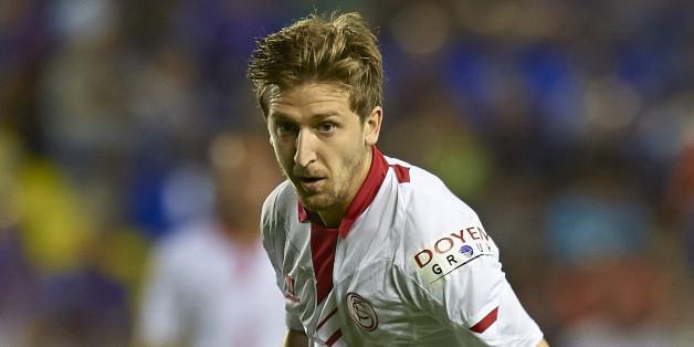 VALENCIA, SPAIN - AUGUST 25: Marko Marin of Sevilla runs with the ball during the La Liga match between Levante UD and Sevilla FC at Ciutat de Valencia Stadium on August 25, 2013 in Valencia, Spain. (Photo by Manuel Queimadelos Alonso/Getty Images)