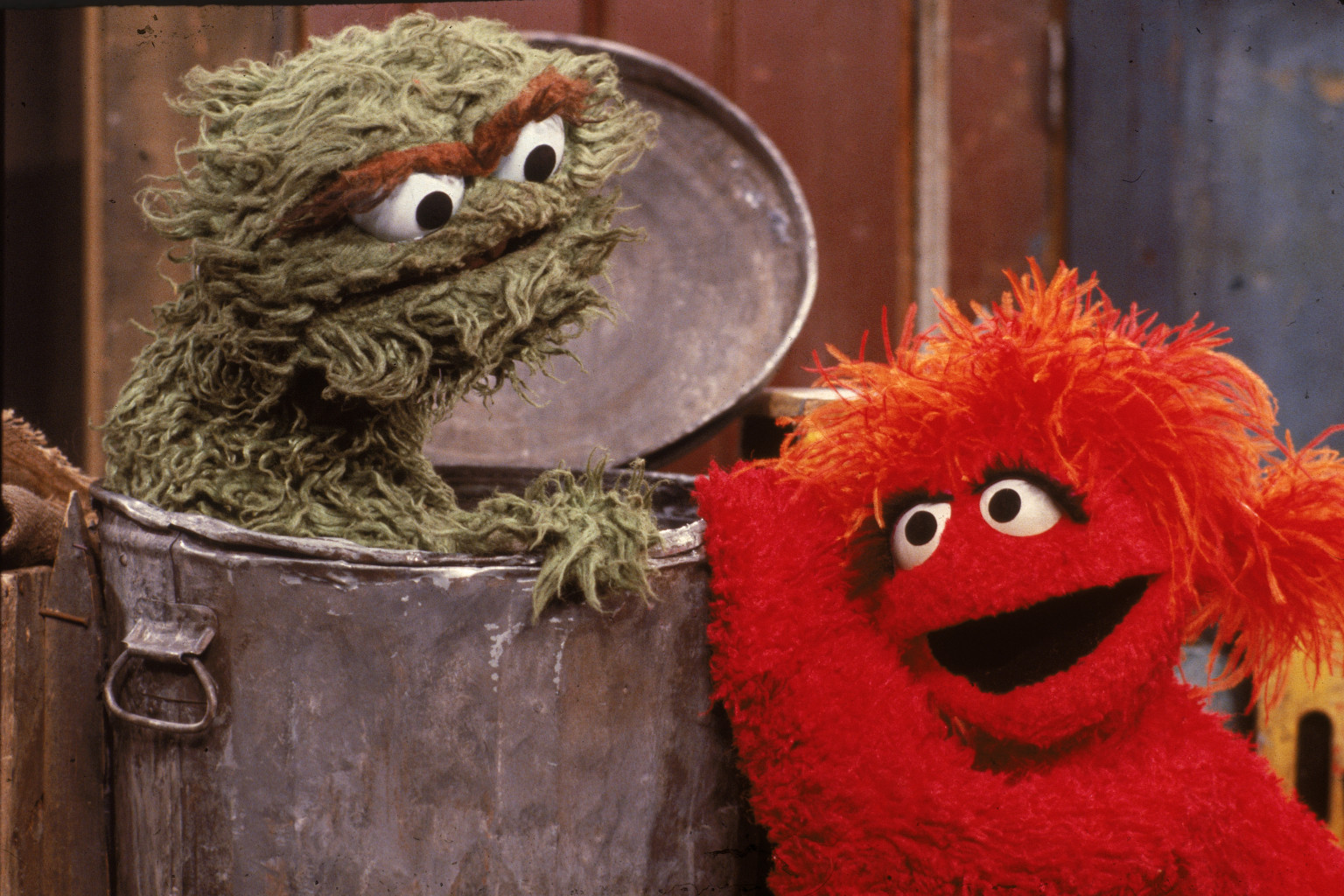 oscar-the-grouch-reveals-why-he-lives-in-a-trash-can-the-rents-are