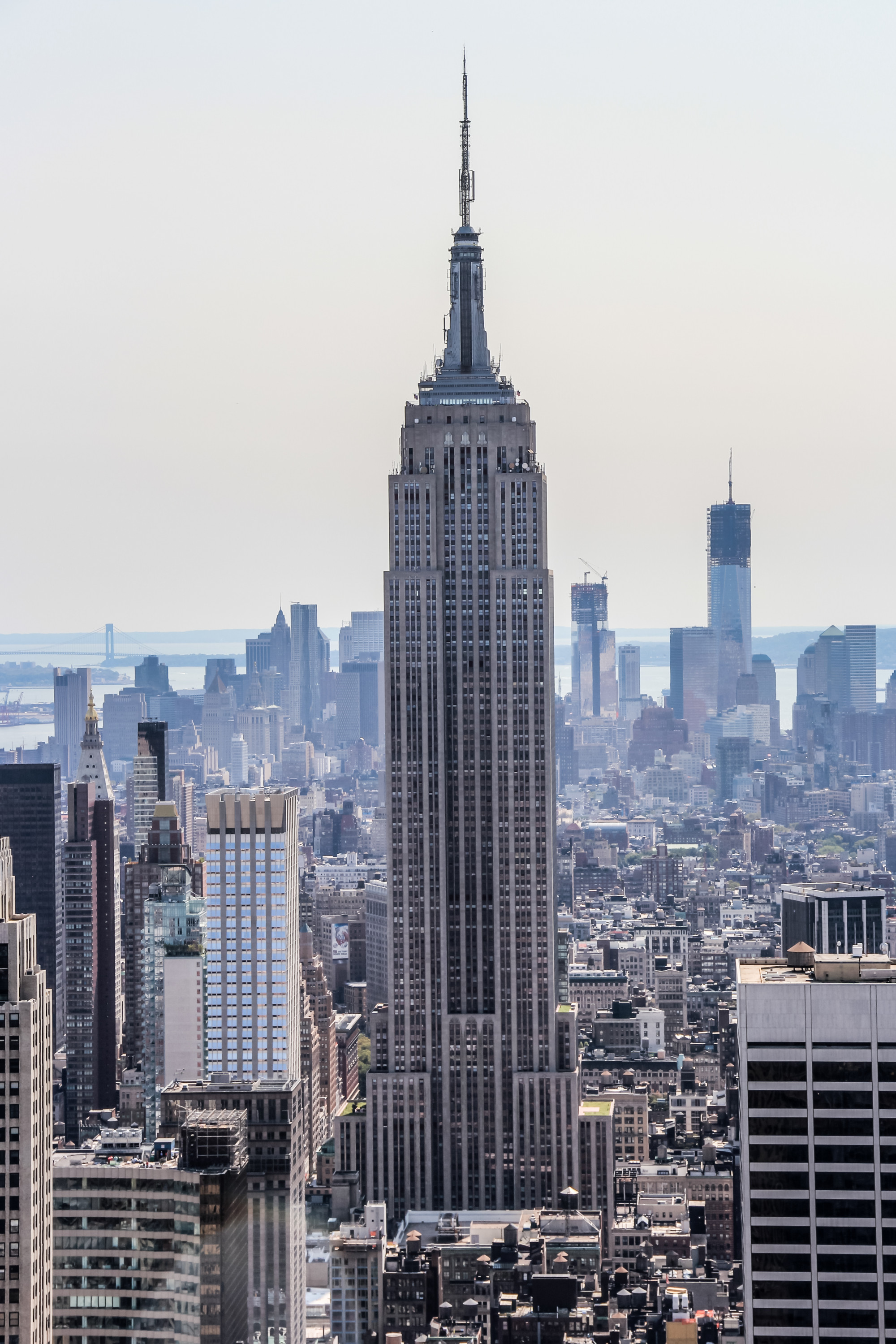 O EMPIRE STATE BUILDING Facebook 