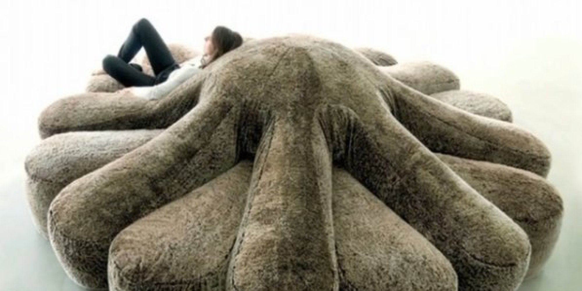 'Octopus' Sofa Sits 8 People But You'll Have To Pay Over 70,000 (VIDEO
