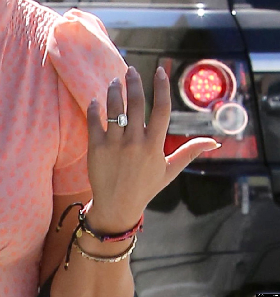 Kaley Cuoco Flaunts Her 65,000 Engagement Ring (PHOTOS)