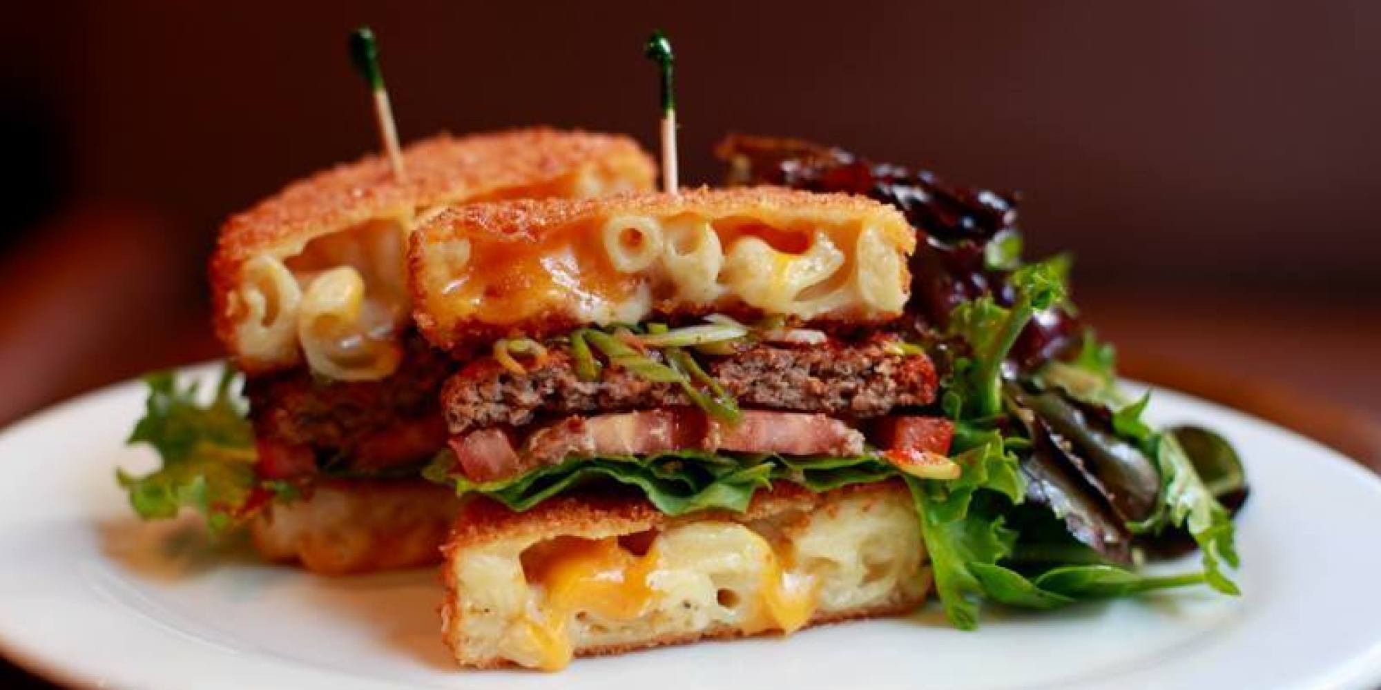 Burger With Fried Mac-And-Cheese Bun Is A Comfort Food ...