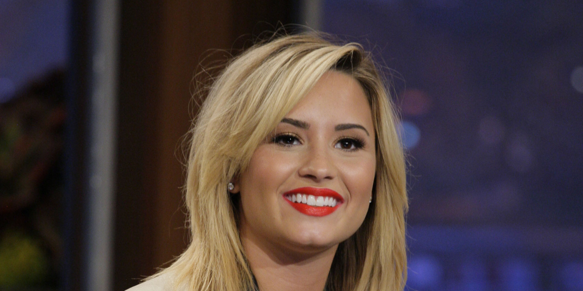 Demi Lovato Debuts Blue Hair On Tonight Show With Jay Leno