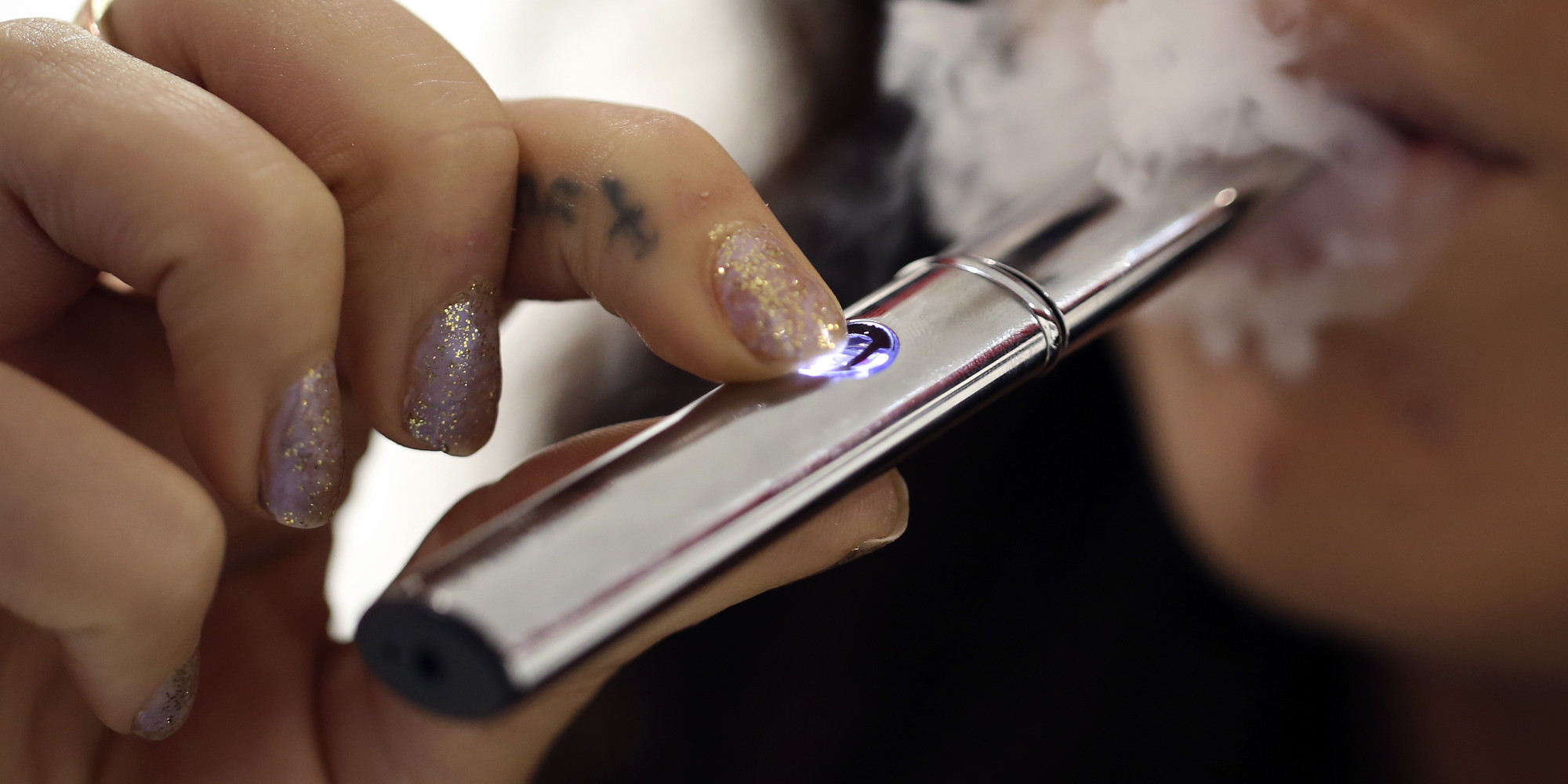 New York City May Raise E-Cigarette Buying Age To 21 | HuffPost2000 x 1000