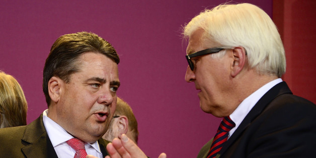 Sigmar Gabriel bleibt Parteichef und übernimmt dazu noch den Fraktionsvorsitz, Frank-Walter Steinmeier feiert Comeback als Außenminister