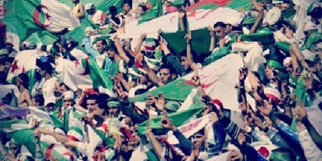 La joie algérienne dans le stade de Blida, à 50 km d'Alger, lors du match contre le Burkina-Faso (1-0)