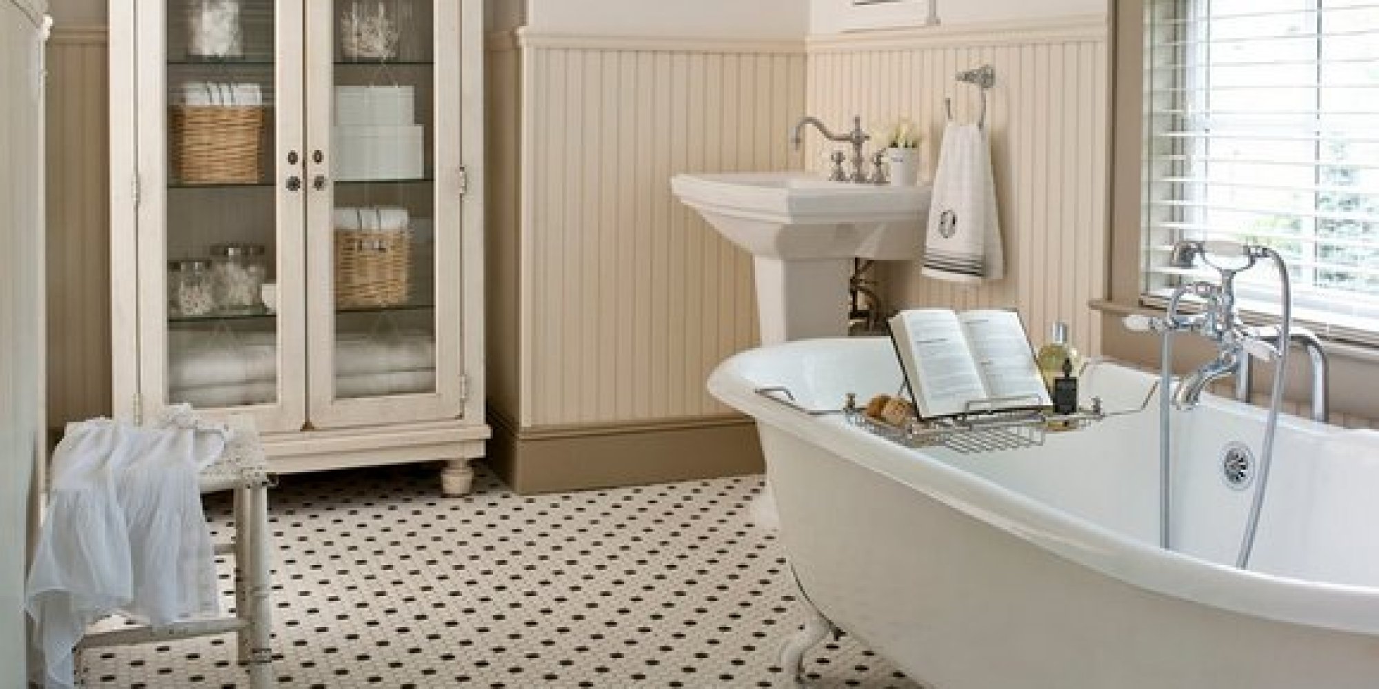 7 Incredibly Relaxing Soaking Tubs To Inspire Your SanctuarySunday