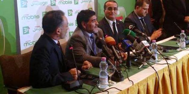 Maradona à la conférence de presse du lancement de la 3G à Alger, 16 décembre 2013