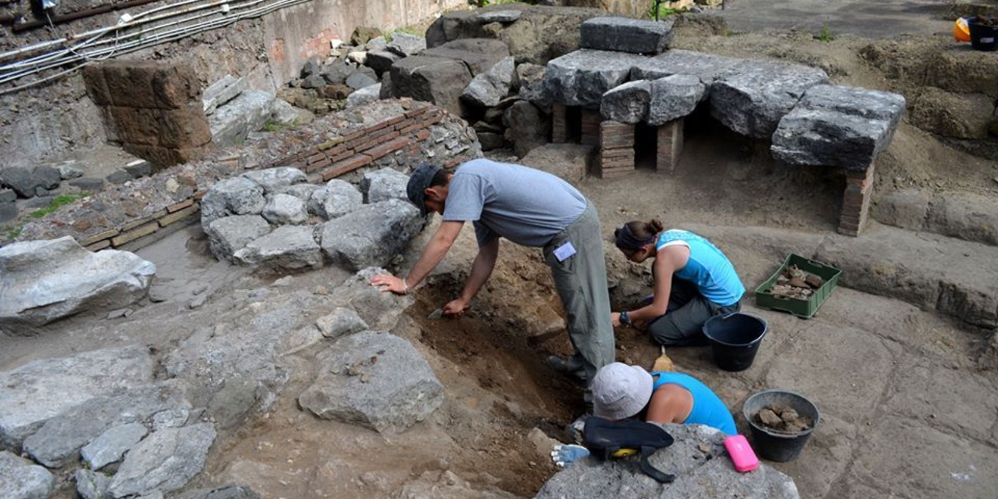 world-s-oldest-roman-temple-believed-uncovered-in-italy-photos-huffpost