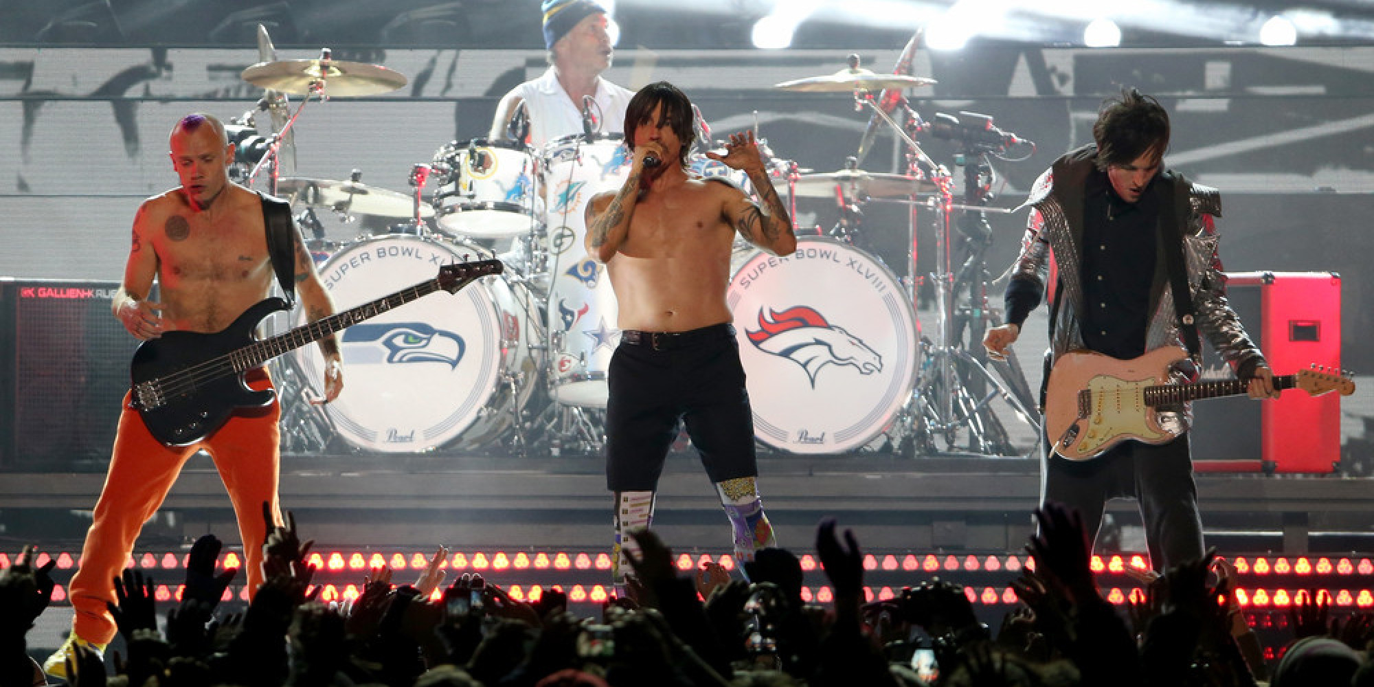 Red Hot Chili Peppers Didn't Bother To Plug In Guitars At 