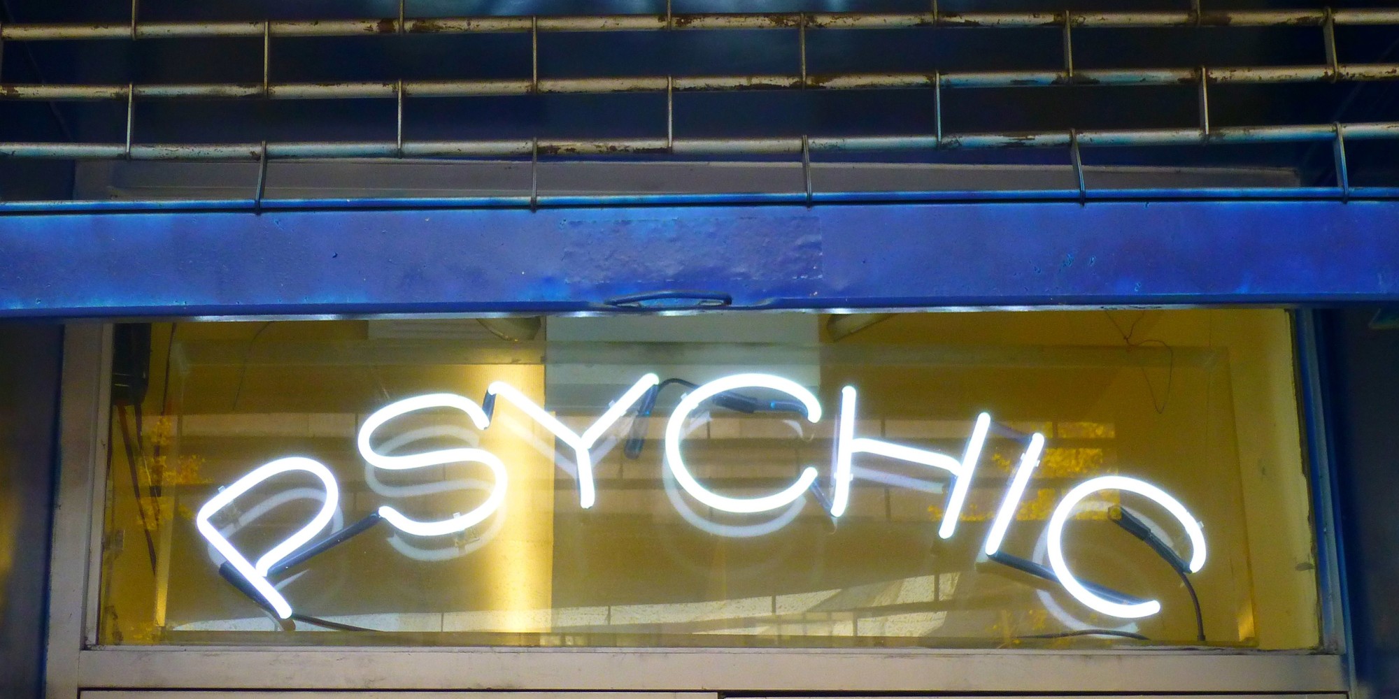 The Experience With A Psychic That Sent Shivers Down My Spine | HuffPost