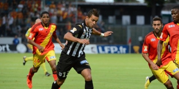 L'attaquant tunisien du SCO d'Angers, Khaled Ayari a inscrit le premier but lors de la qualification de son club face au CA Bastia (ligue 2 français) sur le score de 4 buts à 2 (après prolongations), dans le cadre des huitièmes de finale de la Coupe de France, disputé mardi soir.
