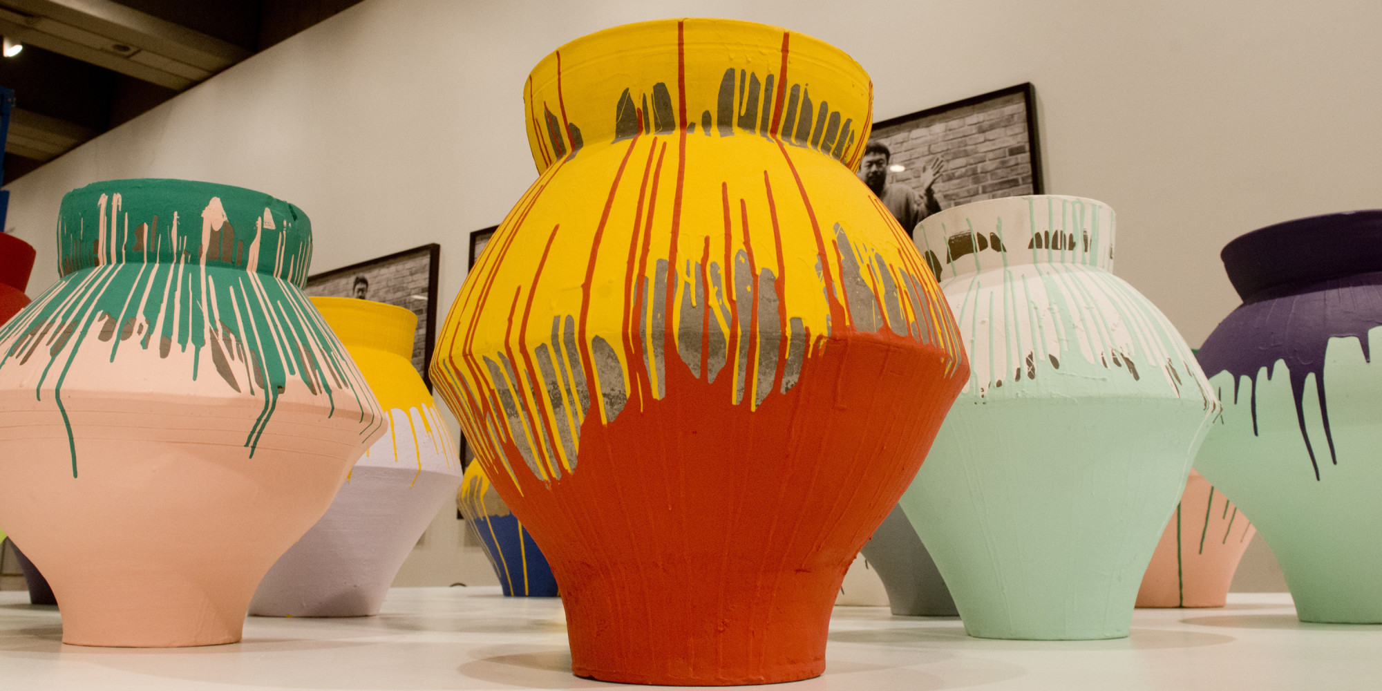 Maximo Caminero Smashes 1 Million Ai Weiwei Vase Huffpost