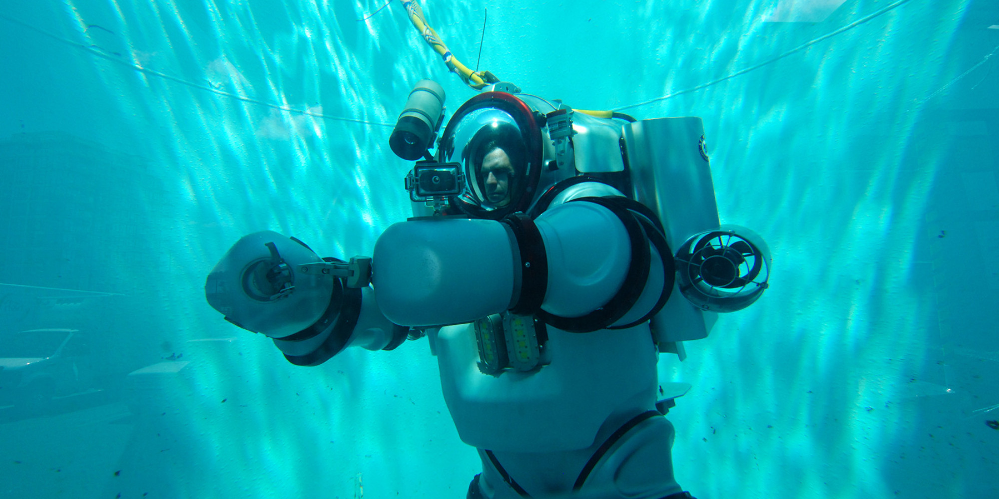 new-exosuit-to-take-ocean-divers-to-stupendous-depths-photo-video