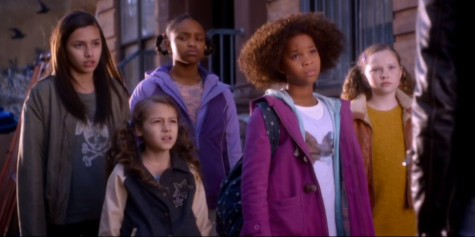 Annie Trailer Takes Quvenzhané Wallis To The Hard Knock Life Huffpost 