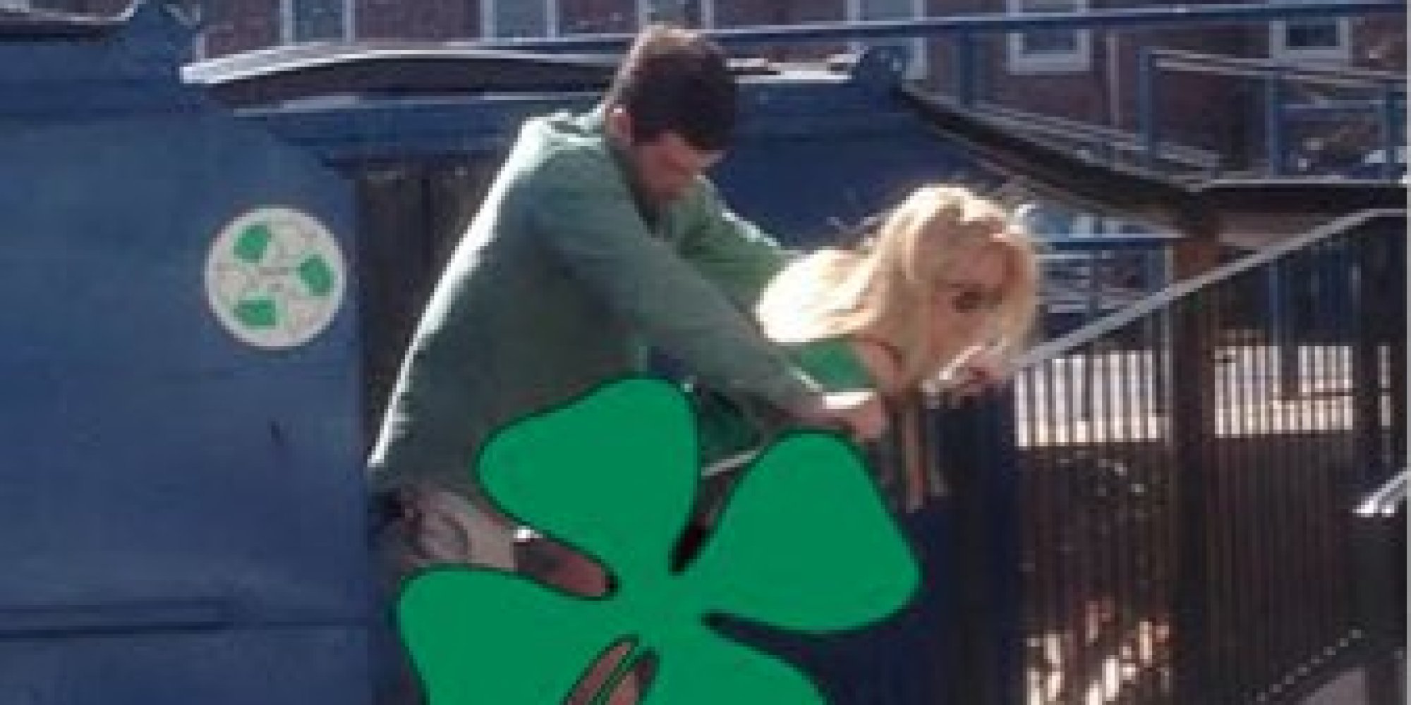 Couple Caught Having Sex In Broad Daylight Near Dumpsters Nsfw Video Huffpost 