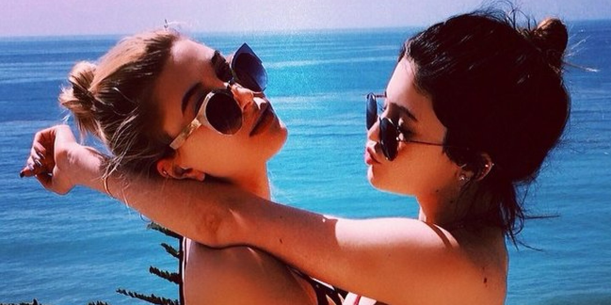 Kylie Jenner And Hailey Baldwin Live It Up In Bikinis Huffpost 