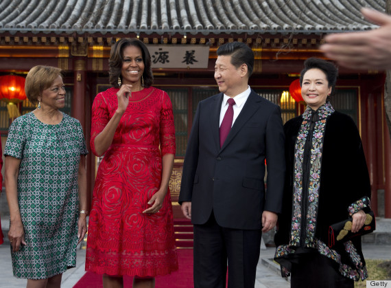 Michelle Wears Stunning Red Dress In China Huffpost Canada Michelle Liyuan Peng