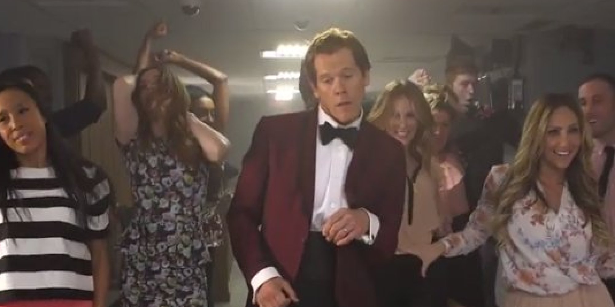 Kevin Bacon Does Epic 'Footloose' Entrance On 'The Tonight 