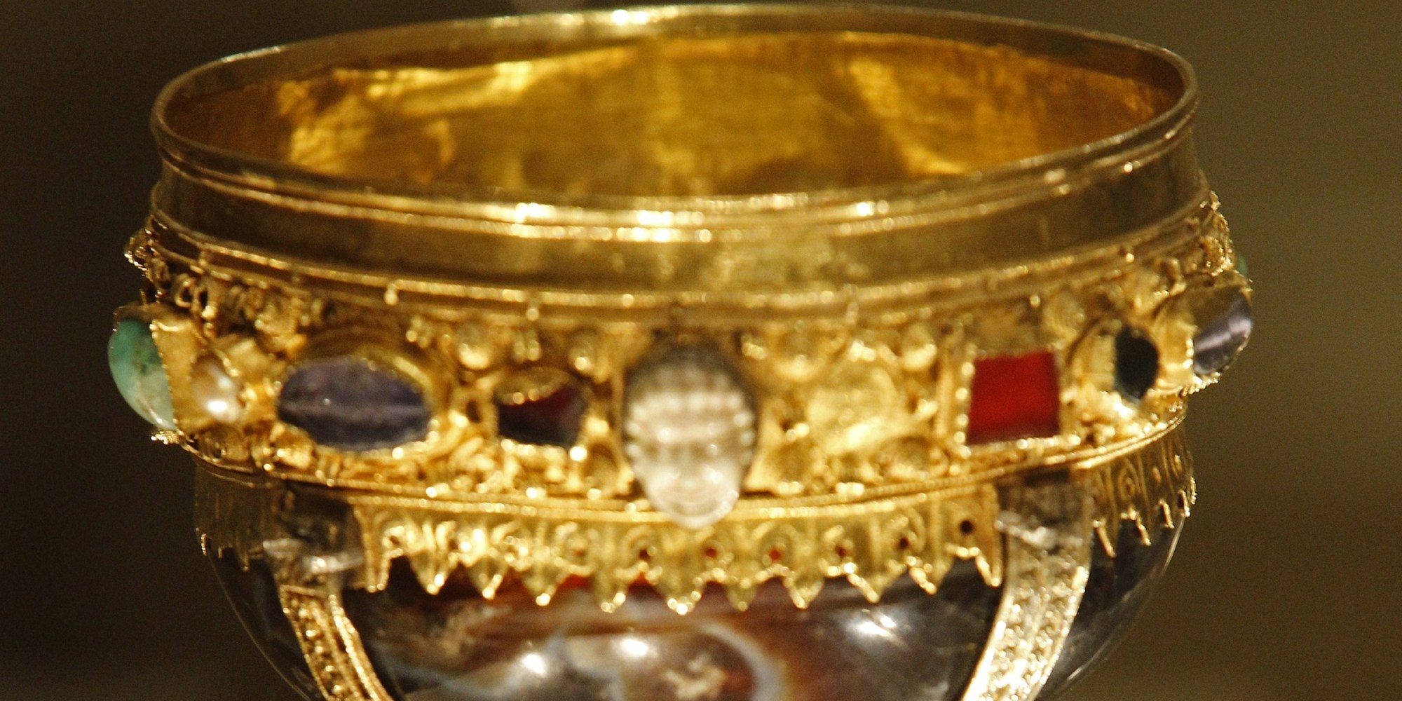 historians-claim-holy-grail-sits-in-spanish-museum-huffpost