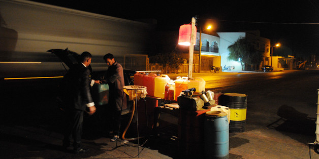 La contrebande d'essence libyenne en Tunisie, une activité lucrative et déstabilisatrice | Nacer Talel pour HuffPost Maghreb