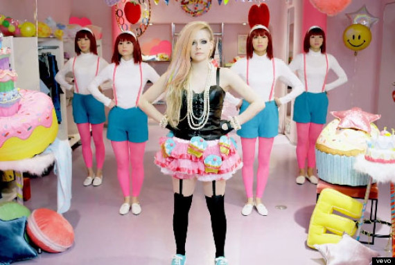 Avril Lavigne's Japanese-Inspired New Video For Song 'Hello Kitty' Blasted As 'Racist' (VIDEO)