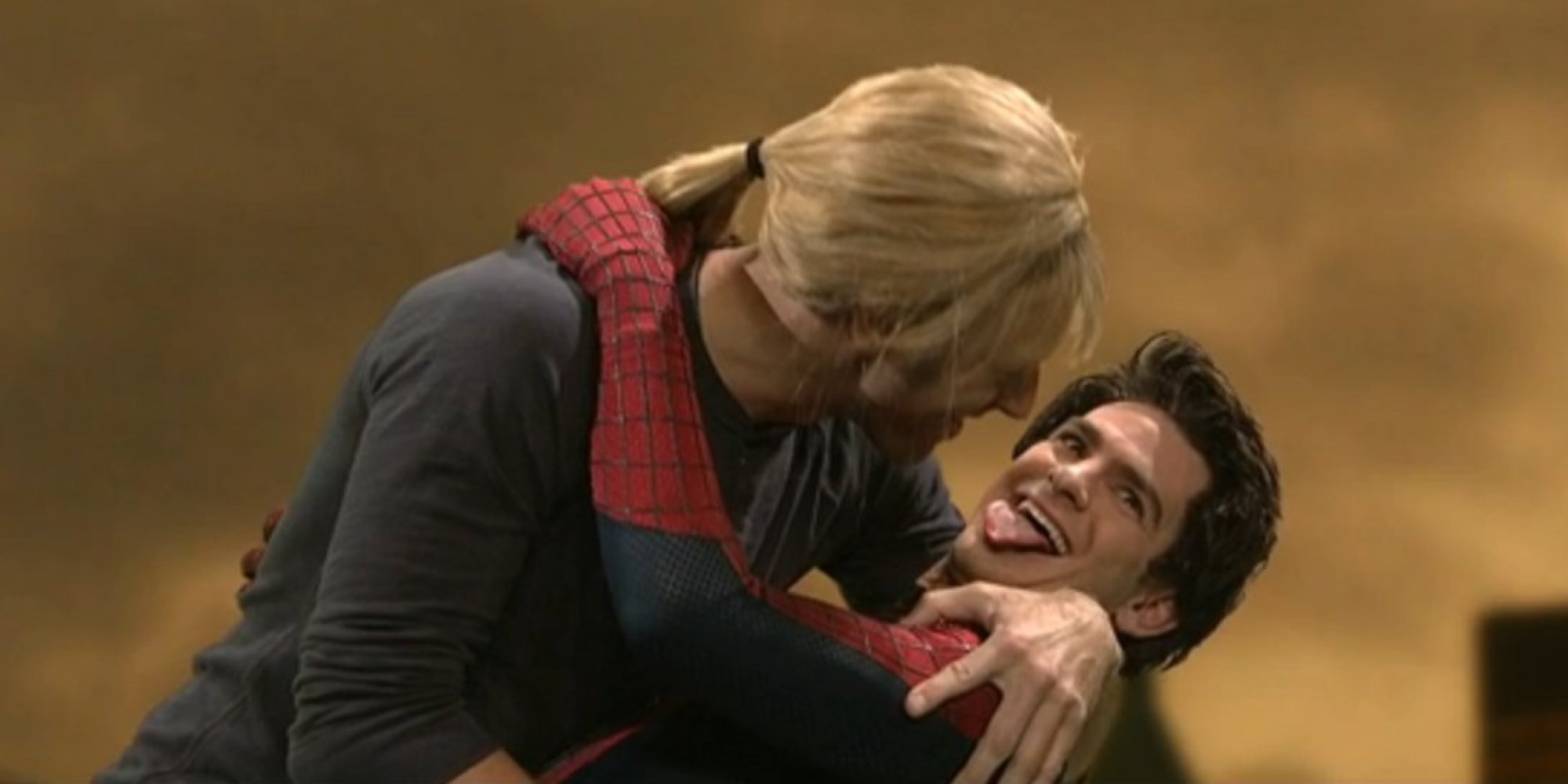 Chris Martin Gives Andrew Garfield A Lesson In French Kissing On Snl 