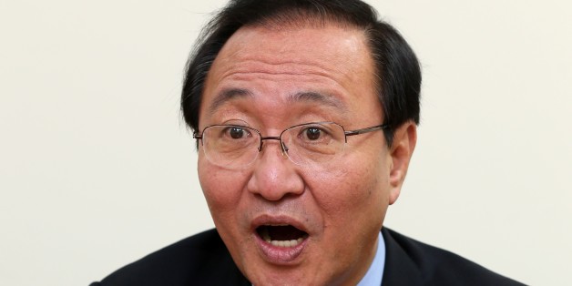 안대희 후보자를 둘러싼 전관예우 논란과 관련해 노회찬 전 정의당 의원이 대법관 전관예우의 실태라며 트위터에 글을 올렸다.