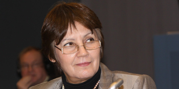 Algérie: La ministre de l'Education Nouria Bengherbirt sous le feu!