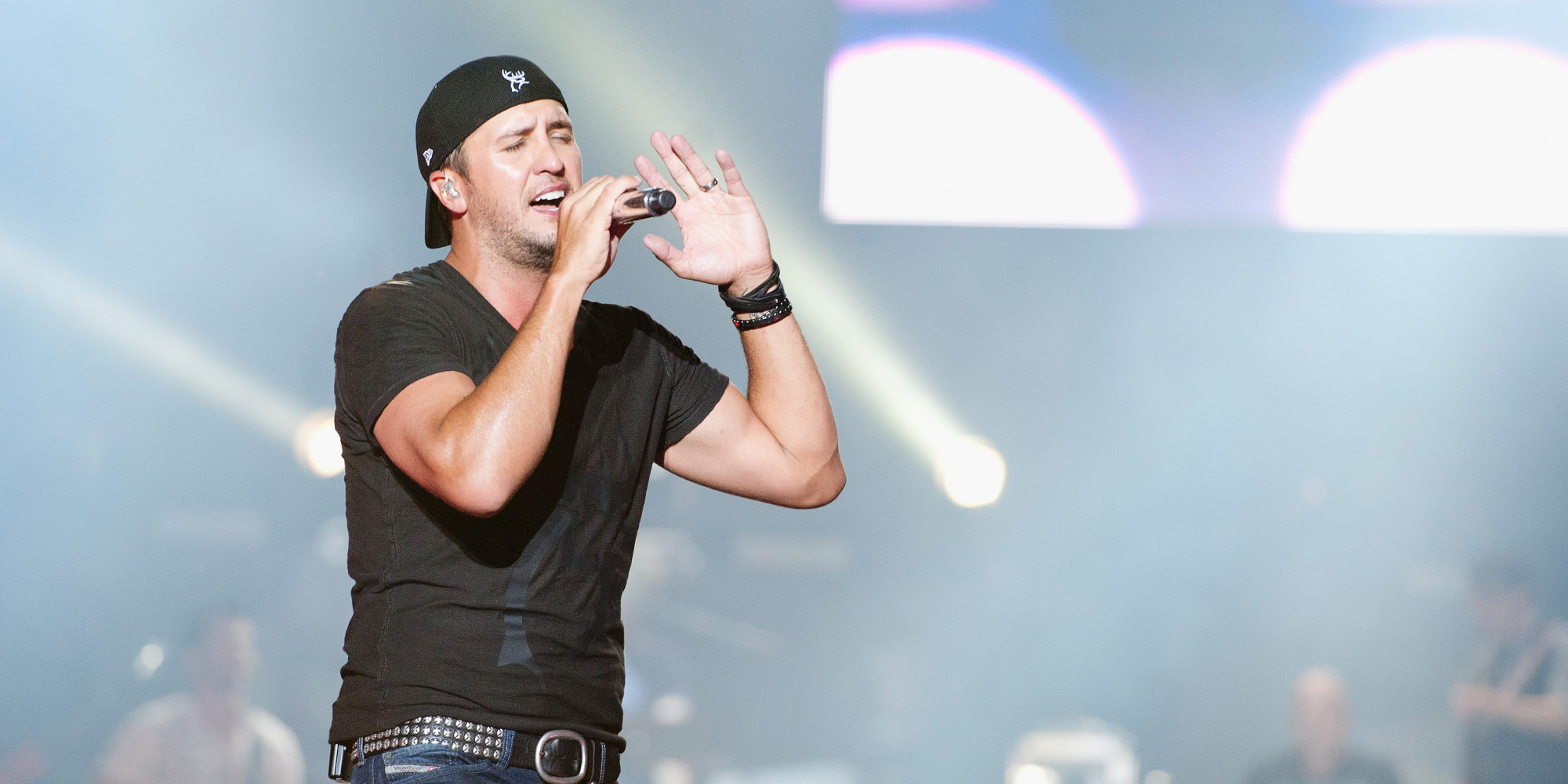 Luke Bryan Takes Ridiculous Fall Off Stage In Charlotte HuffPost