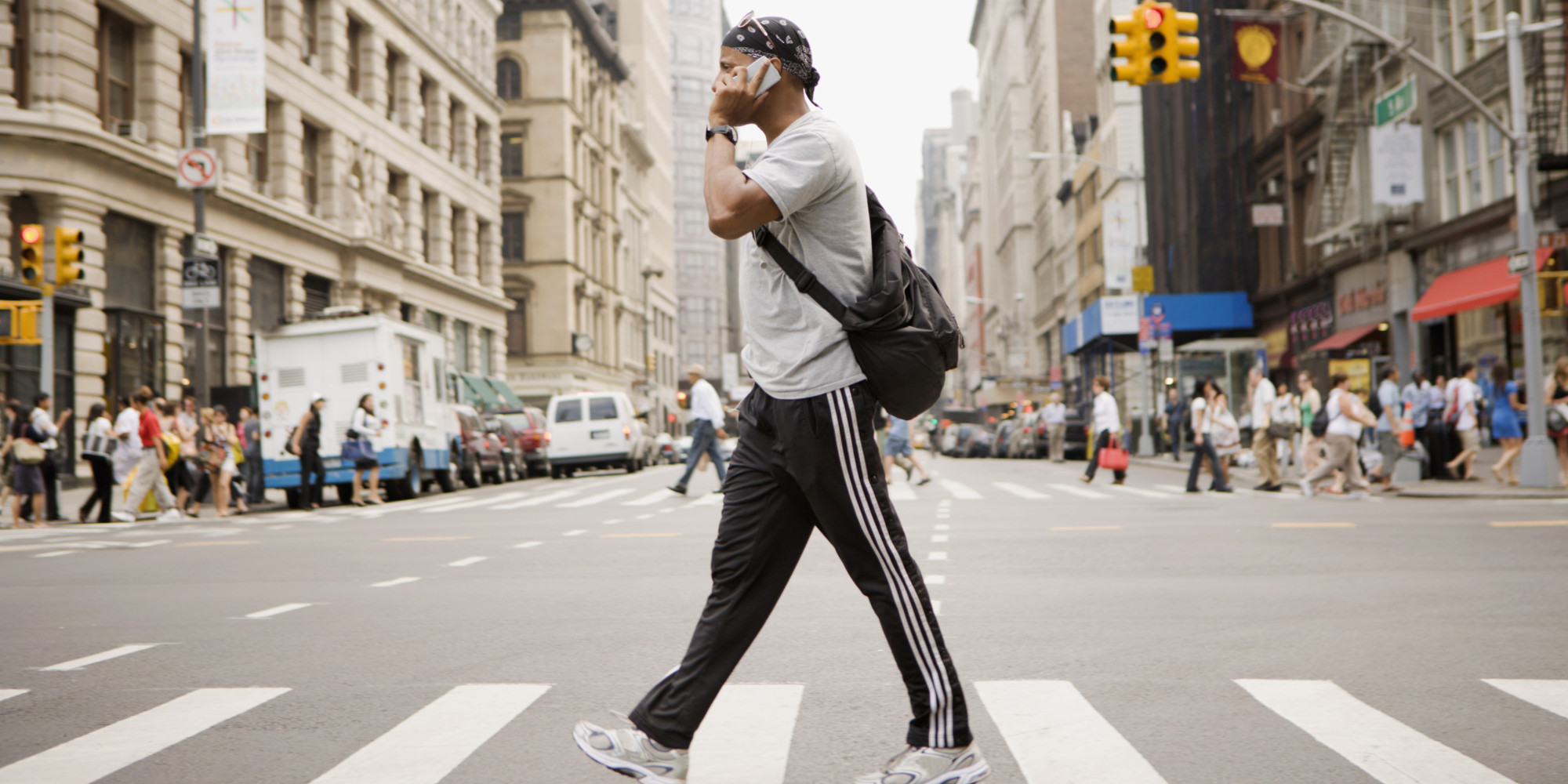 T walking. Стрит кросс. Pedestrian. Man walk in the Street. Walking man Street.