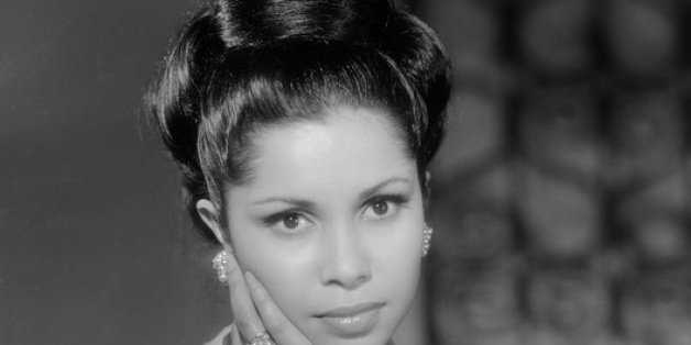 La chanteuse Noura aux débuts de sa grande carrière