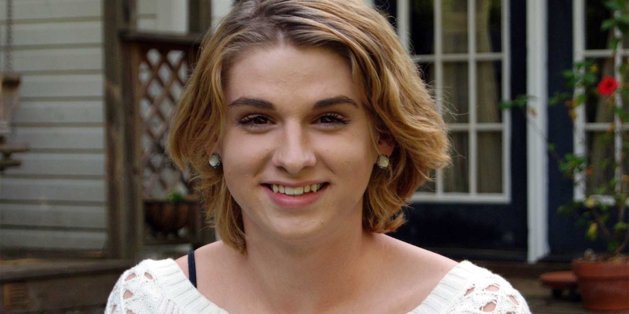 Gender Non Conforming Teen Forced To Remove Makeup For Driver S License Wants New Photo Huffpost