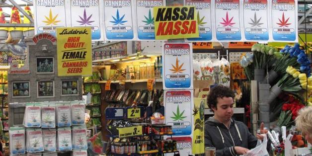 Le célèbre marché aux fleurs d'Amsterdam où le cannabis est en vente libre