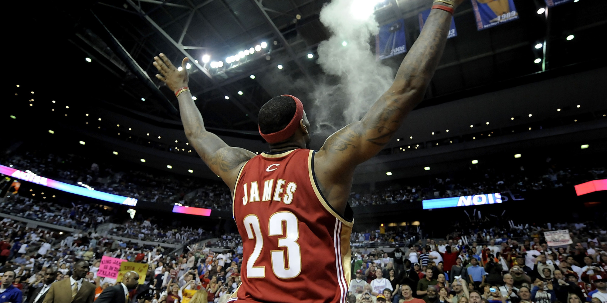 lebron james old cavs jersey